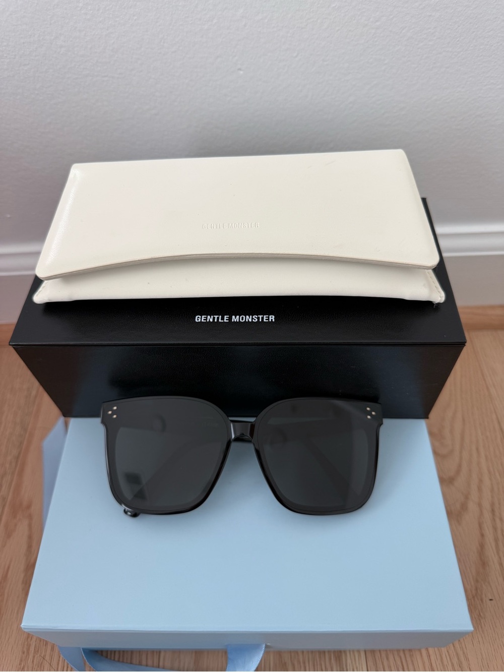 GENTLE MONSTER HER Sunglasses with Cream Case